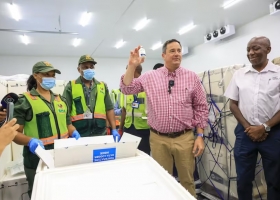 Por una emergencia sanitaria una empresa argentina le entregó a Sudáfrica un millón de vacunas