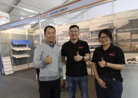 De los gestos al traductor del celular las empresas chinas desembarcaron con todo en Expoagro para vender repuestos y maquinaria