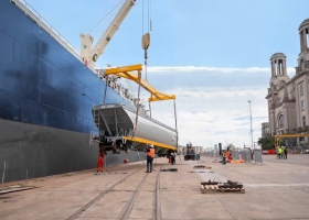 Importante acuerdo llegaron desde China 45 vagones para la cosecha