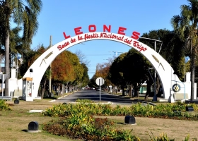 Aduana interna un intendente les cobra $45.000 a los camiones que llegan al pueblo y se desató una polémica