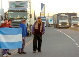 EL CAMPO AMENAZA CON UN PARO NACIONAL POR LOS IMPUESTOS