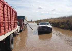 Se intensifican las lluvias y paralizan el arranque de la siembra de soja.