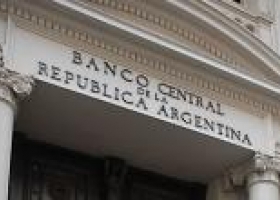 BCRA duplica la ayuda al Tesoro en 2015 para cubrir déficit fiscal