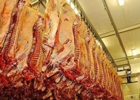 Se sostiene el precio mundial de la carne en medio de la fuerte baja de commodities.
