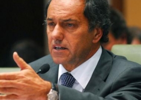 Scioli prometió revisar las retenciones a las exportaciones del campo