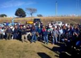 Con concentraciones en las rutas, termina hoy el paro rural.