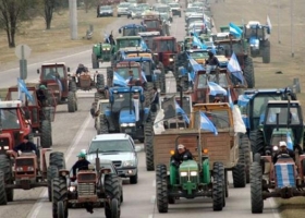 Con un tractorazo en Tucumán, el campo pidió "soluciones de fondo"