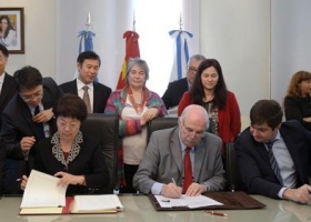 China apunta a invertir en industrias y en el agro argentino