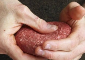 Crean medallones de carne que ayudan a prevenir enfermedades