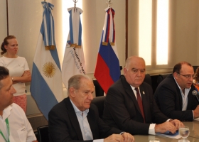 Empresarios rusos visitaron el INTA Manfredi y fábricas de maquinaria agrícola