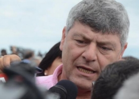 Tras las críticas por el límite al reintegro en soja, Buryaile habló con productores del Norte