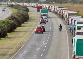 Cambian el sistema para ordenar la descarga en los puertos del Gran Rosario y Buenos Aires