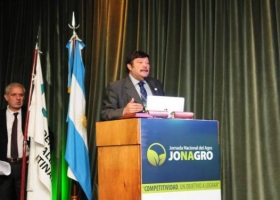 "El sector agropecuario aporta mucho y algo le tiene que volver"