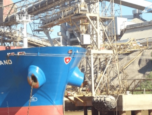 Alertan que los embarques argentinos de trigo vienen muy retrasados y gran parte de la oferta exportable podría quedar acorralada en el mercado interno