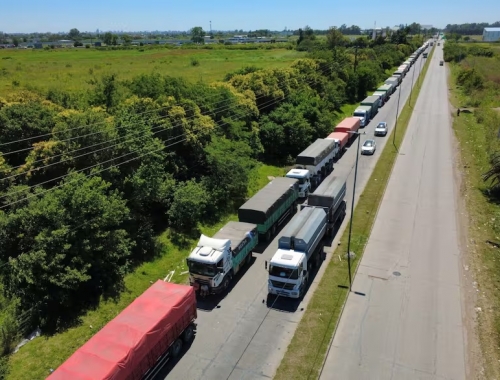El más alto de la historia por la supercosecha de trigo ya fue récord el ingreso de camiones a los puertos y seguirá a pleno