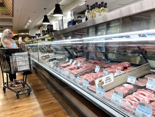 Revelan que Trump podría allanar el camino para aumentar las importaciones de carne a EE.UU. para bajar los precios