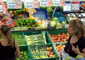 En noviembre, el consumidor pagó 5,25 veces más de lo que cobró el productor agropecuario