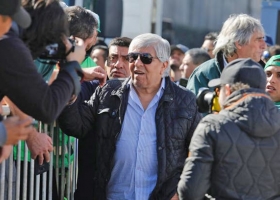 Mercado de Liniers: presión del gremio de Moyano por la afiliación de camioneros