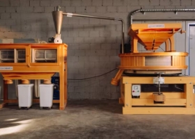 Matrimonio emprendedor importaron un molino de piedra desde Austria y ya producen 17 toneladas por mes de superharinas