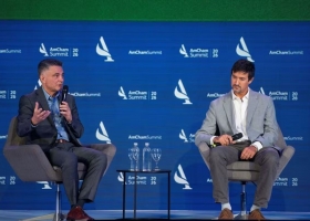 Para el agro los máximos directivos de dos multinacionales pidieron profundizar cambios