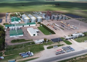 Produce en 20.000 hectáreas una empresa distinguida como una de las mejores para trabajar invirtió US$3 millones en una planta de acopio