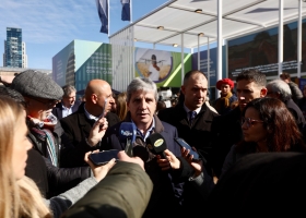 Caputo ratificó que el campo seguirá primero en la baja de retenciones